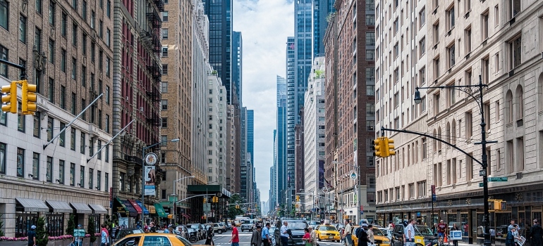 a manhattan street, representing moving from brooklyn to manhattan