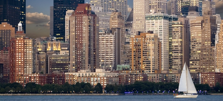 Manhattan - one of the best NYC boroughs for young professionals