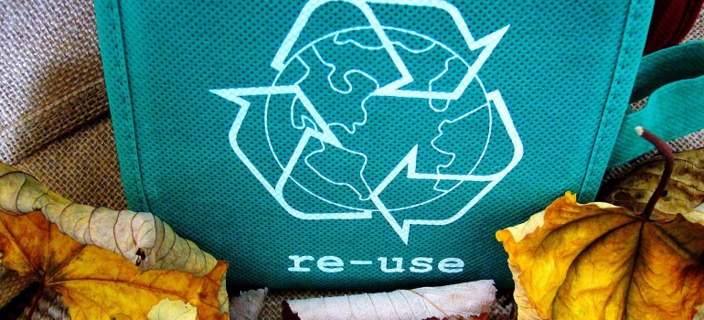 Re-use sign on a bag