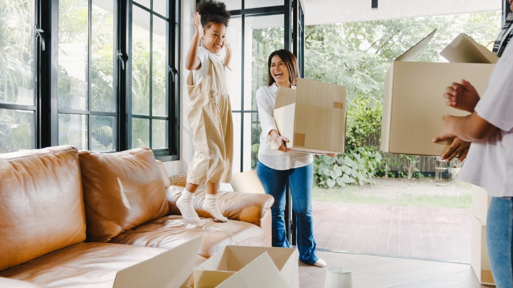 Decide Whether to Hire Movers or Move Yourself
